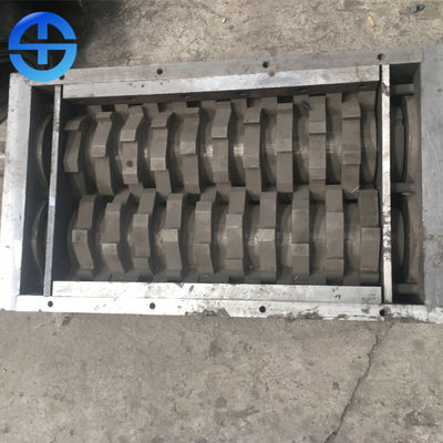 trituradora de residuos industrial del control del PLC 22KW 3100 * 1400 * 2200 milímetros de poca potencia