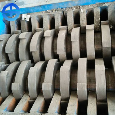 Metal resistente de la máquina de la trituradora de 2 ejes que machaca la máquina 45 kilovatios * poder 2