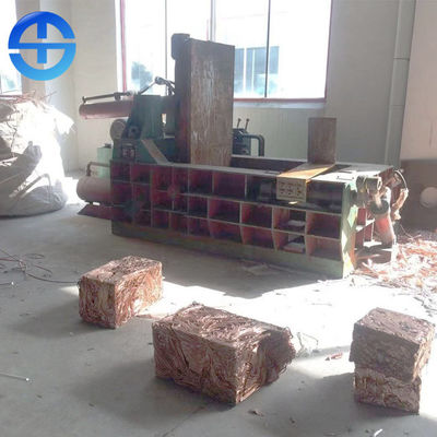 máquina de embalaje de la bala de 300*300m m del pedazo cuboide del tamaño delantera hacia fuera